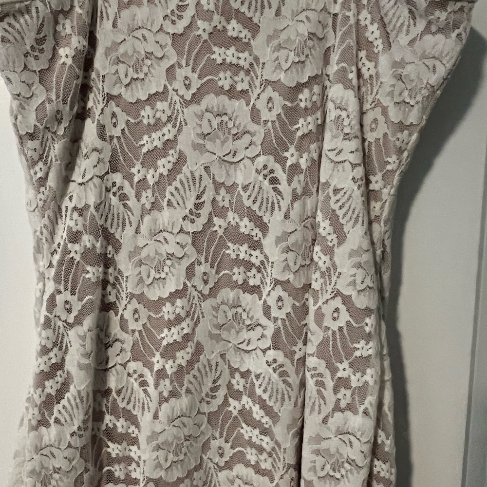 Express Best Loved Lace Tank Ivory Medium - Picture 3 of 6
